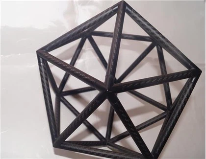 Handverksskreyting úr koltrefjum